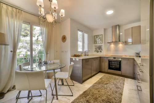 Luxury Apartments With Sea View