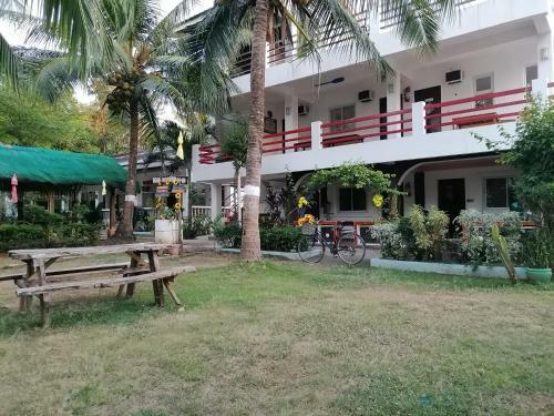 Bed & Breakfast Knb West Villa Inn -patar