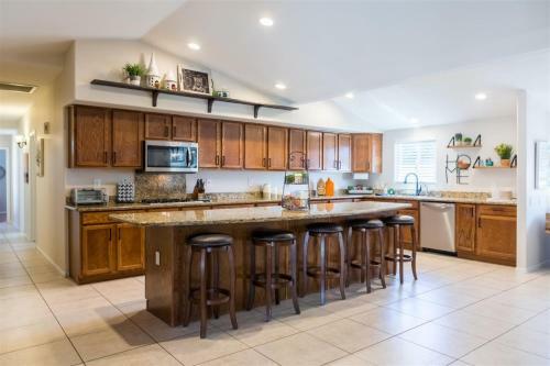12730 Virginia Ave, Avondale