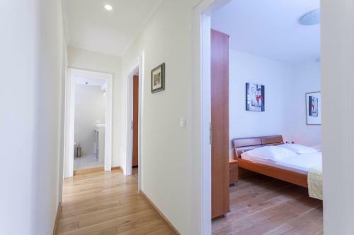 The Very Comfortable Apartment