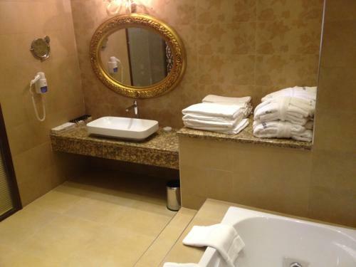 Teymur Continental Hotel