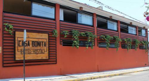 Casa Bonita Hotel Y Hostal