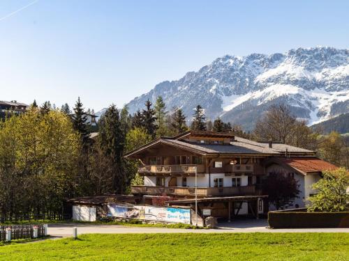 Stylish Apartment In Ellmau With Mountain View