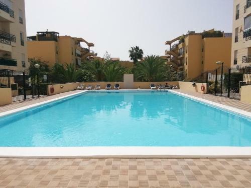 2m Parque La Reina Elegant View Apartment