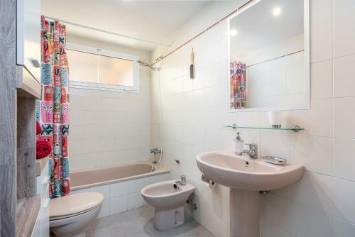 2m Parque La Reina Elegant View Apartment
