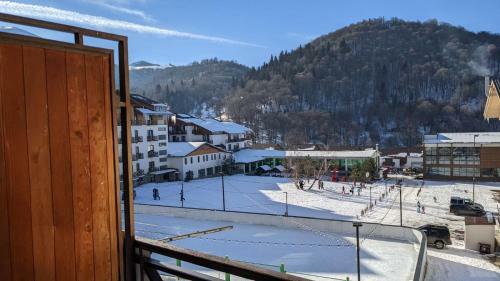 Cozy Apartment With Balcony In Bakuriani