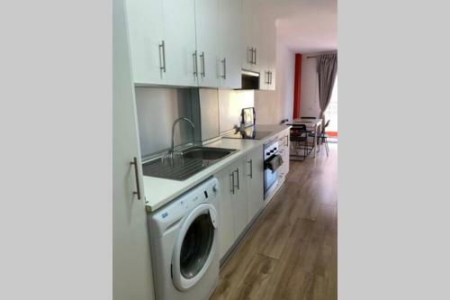 Apartamento Los Cristianos, C�ntrico Piso A 100 Metros de La Playa