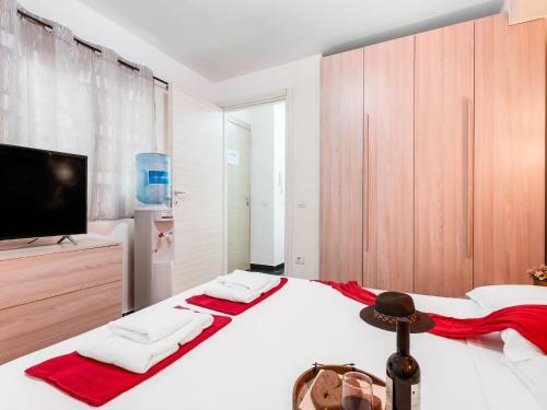 A1 Sofia Apartment Close Services And Sea!!wifi!