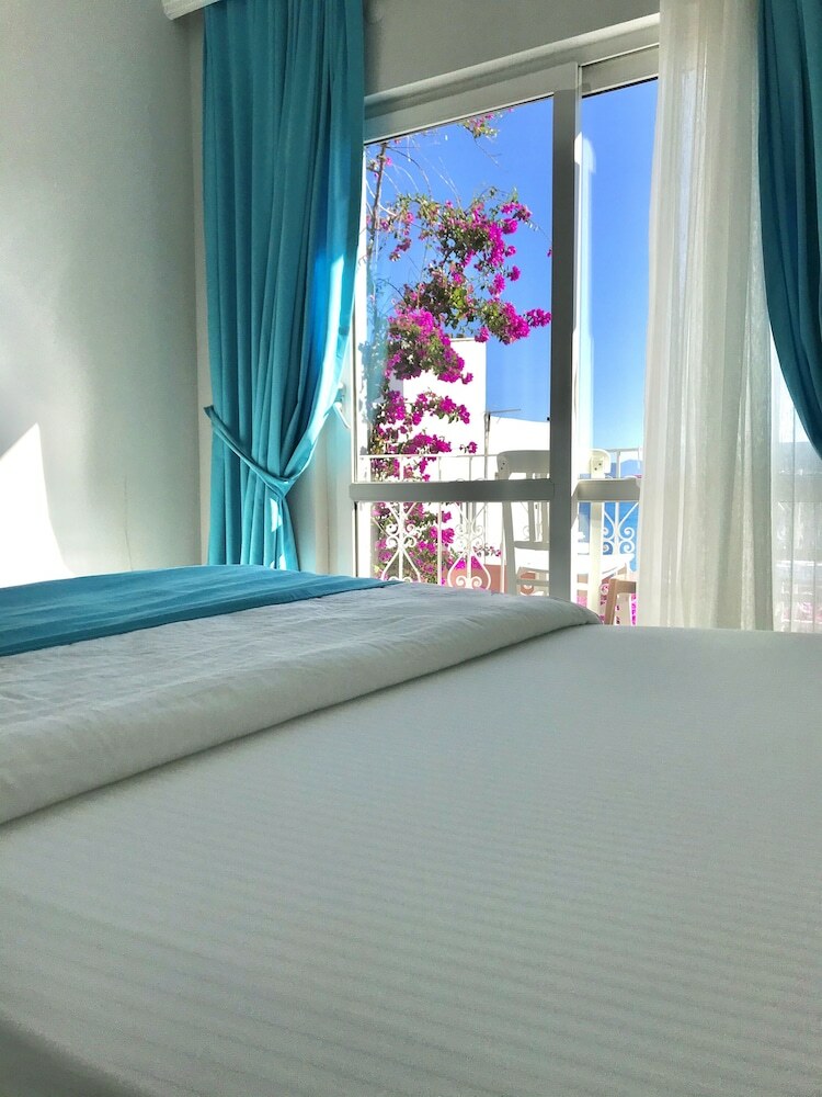 Bora Hotel