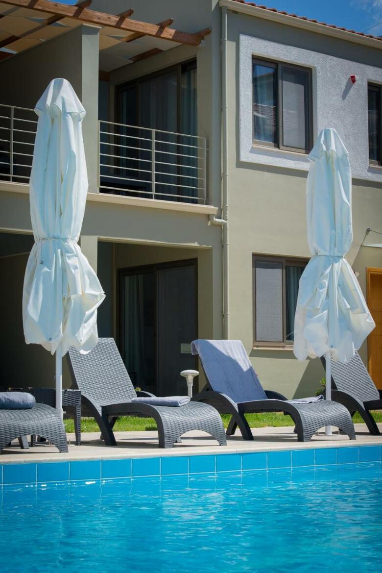 Aparthotel Mantinia Bay Hotel