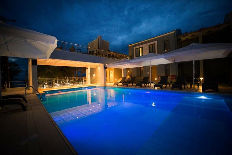 Aparthotel Mantinia Bay Hotel