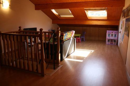Apartamento D�plex Familiar, Tranquilo Y Soleado En La Serra Del Cad�