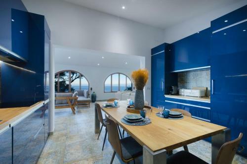 Villa Sea Front House With Astounding Views.