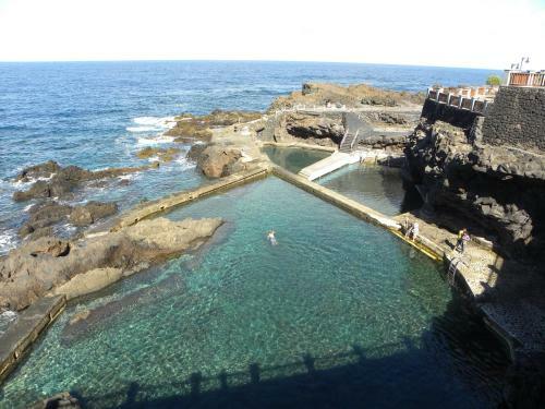 Apartamento En Piscinas Naturales.