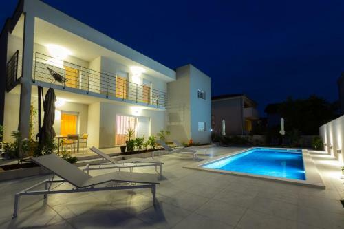 Home Sweet Apartments