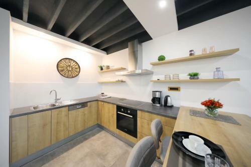 Harbour Apartment Sea View