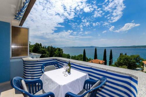 Apartments In Crikvenica 39217