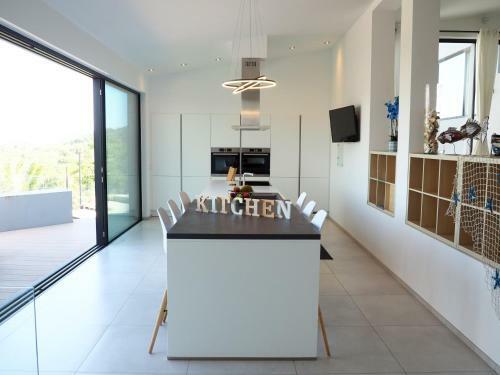 Casa Lou, Architect Villa With Heated Pool At Begur, 470m2