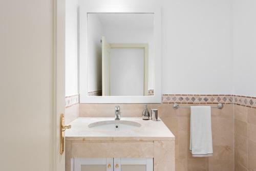 La Quinta 3 Br Apartment With Pool And Parking