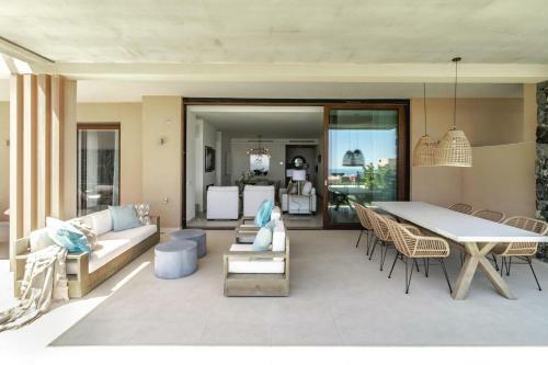 Lo- Brand New Apartment, Stunning Views