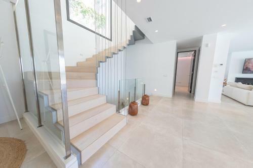 Fabulous Modern Villa//6 Bed/ 4bath/private Pool