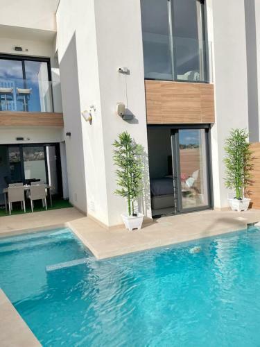 Luxury New Modern Villa Private Pool & Jacuzzi 5*