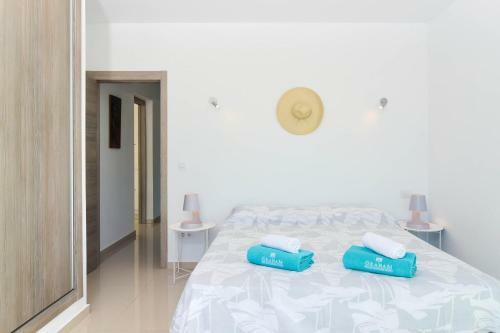 Villa Graham Holiday Rentals - Del Sol