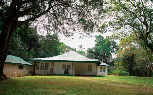 Lodge Forest Heritage Bungalow - Thambiligala