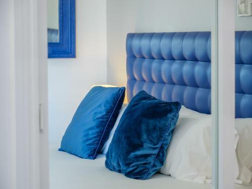 Honeymoon Apartments