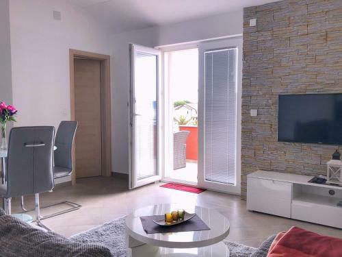 Apartments Roko Kolinda