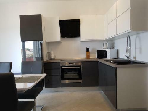 Apartments Roko Kolinda