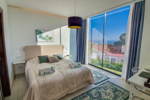 Oasis - Newly Constructed Luxury Villa With Jacuzzi