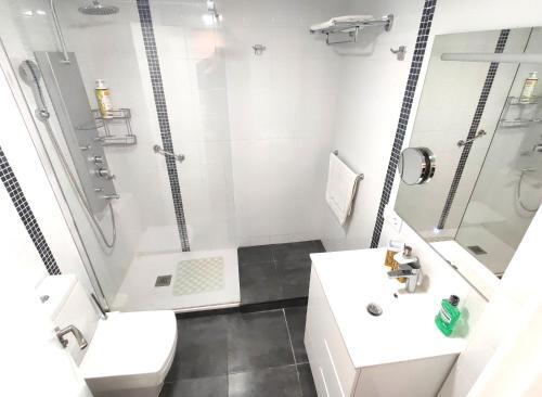 Apartamento Benalbeach Lux, Jacuzzi, 5ppl, Beachfront