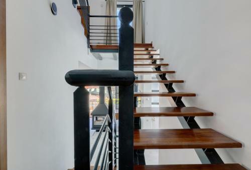 011 Bright And Spacious Villa With Private Pool