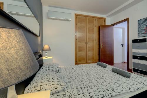 011 Bright And Spacious Villa With Private Pool