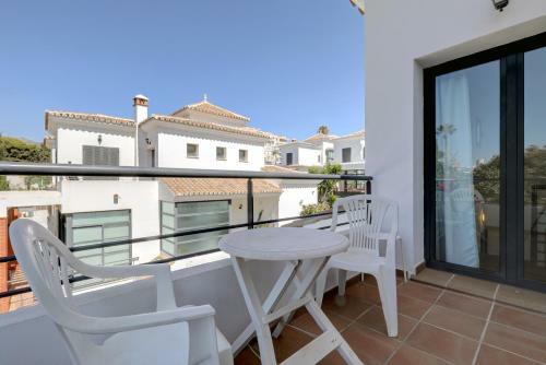 011 Bright And Spacious Villa With Private Pool