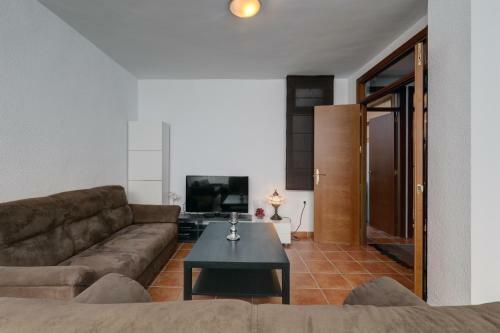 011 Bright And Spacious Villa With Private Pool