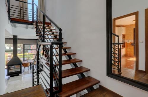 011 Bright And Spacious Villa With Private Pool