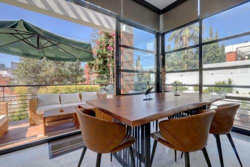 Villa In Puerto Marina With Private Pool