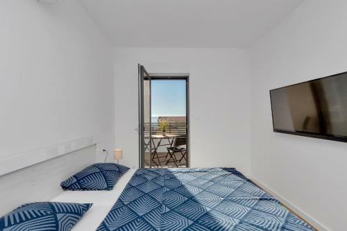 Luxury Apartment Sidro With Beach Parking