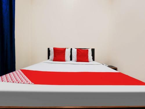 Oyo 84563 Hotel Bhatia Inn