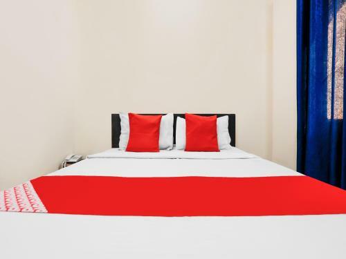 Oyo 84563 Hotel Bhatia Inn
