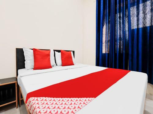 Oyo 84563 Hotel Bhatia Inn