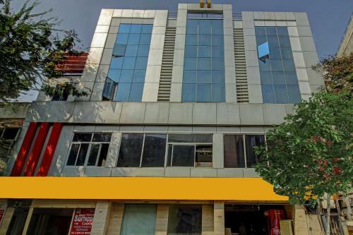 Oyo 77239 Hotel Rajdhani