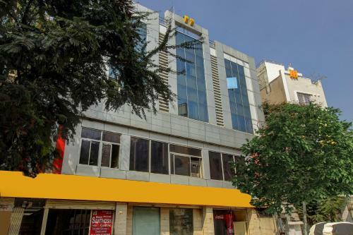 Oyo 77239 Hotel Rajdhani