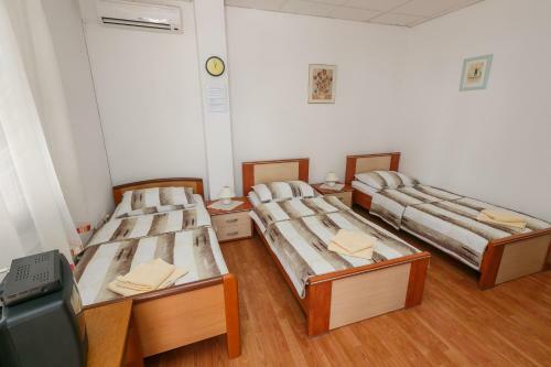 Hostal Apartments Sustic