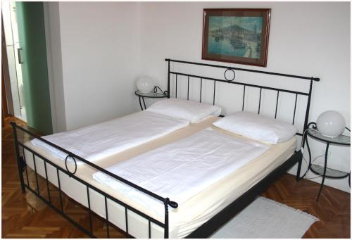 Hostal Pansion Kamenar