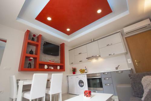 Lara Apartments