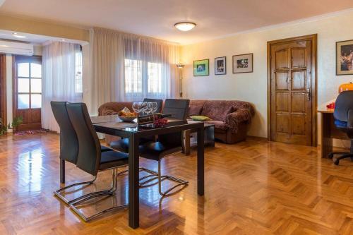 Apartments With A Parking Space Pula - 15678