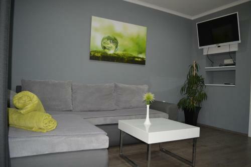 Apartamento Green-beautiful Modern Apt With Balcony & Garden